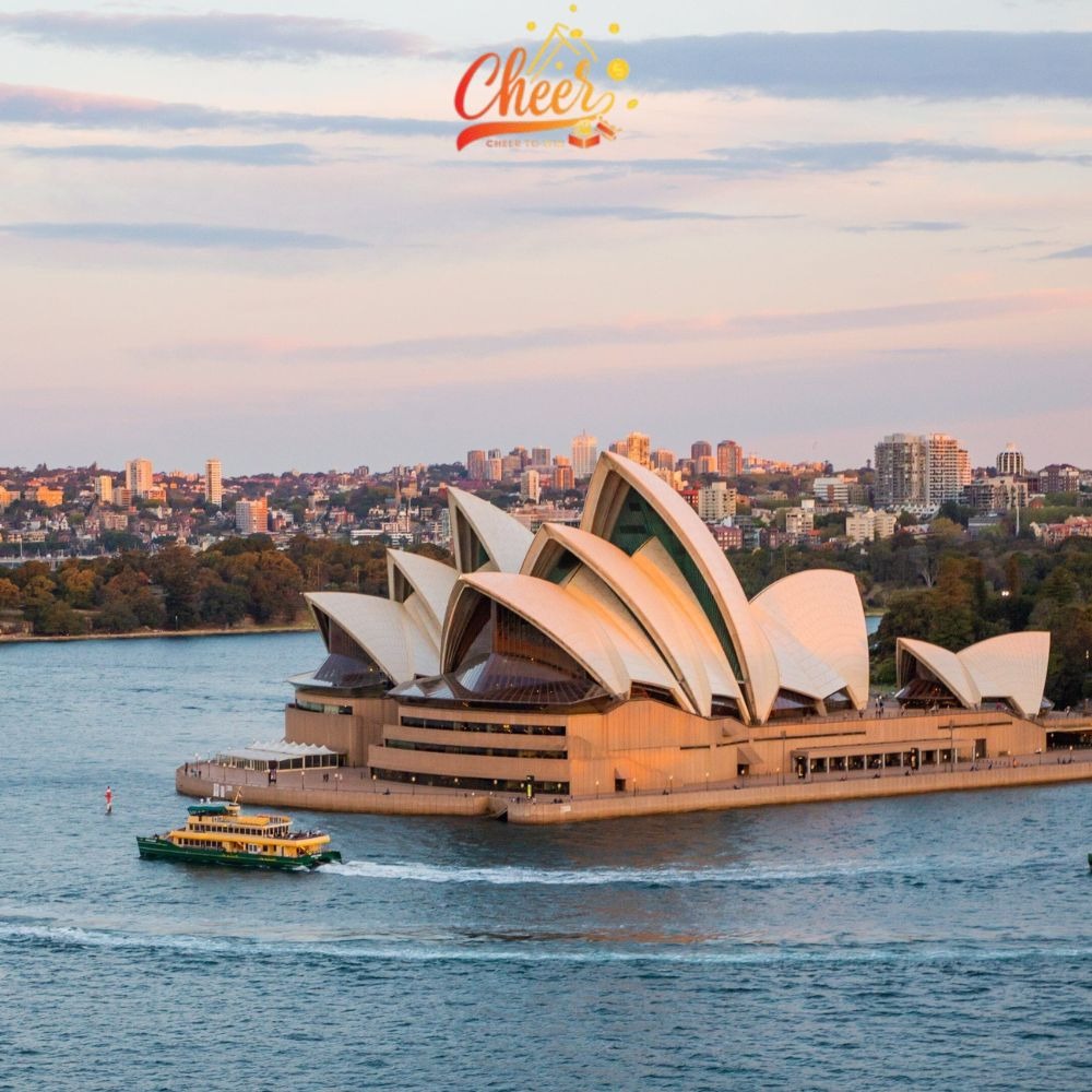 Few cities combine such recognisable attractions within a compact area.