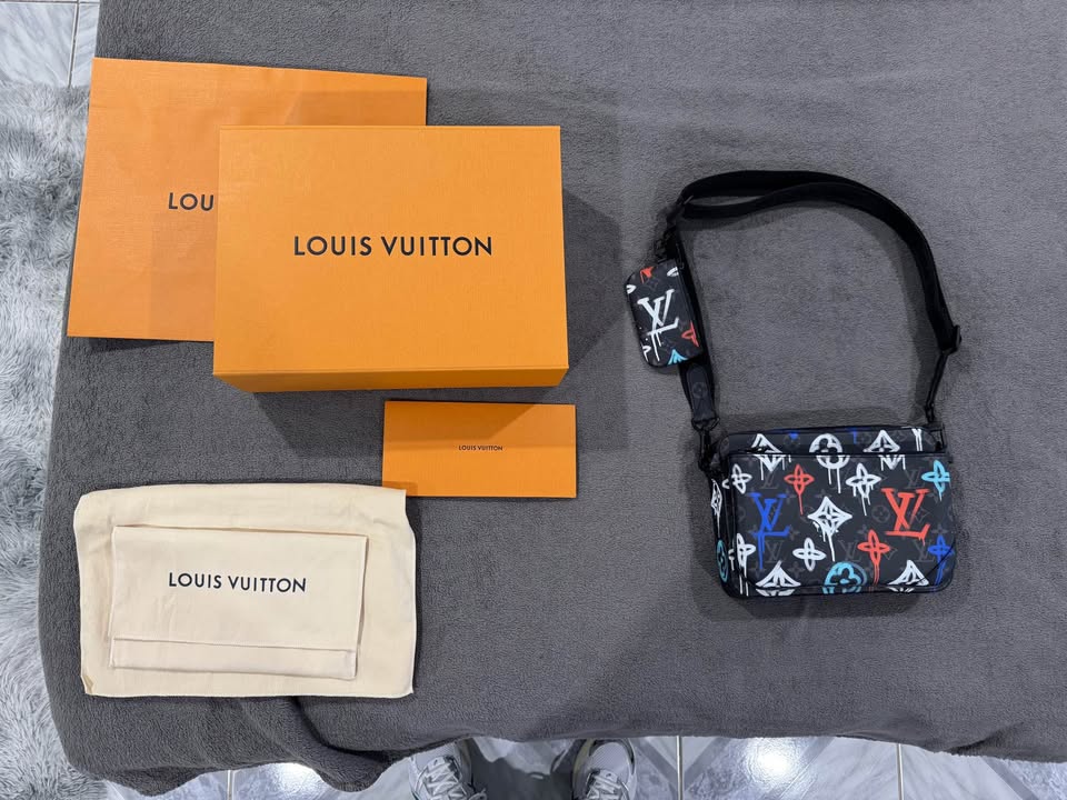 Men’s LV Trio Messenger Bag