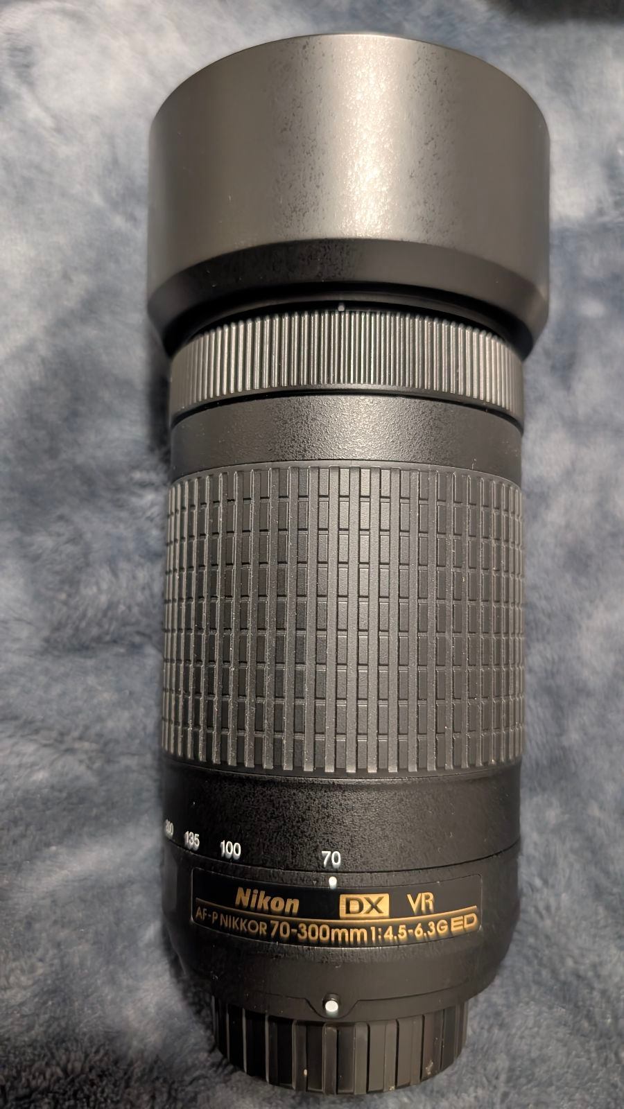 Nikon D5500 very low shutter count and many accessories