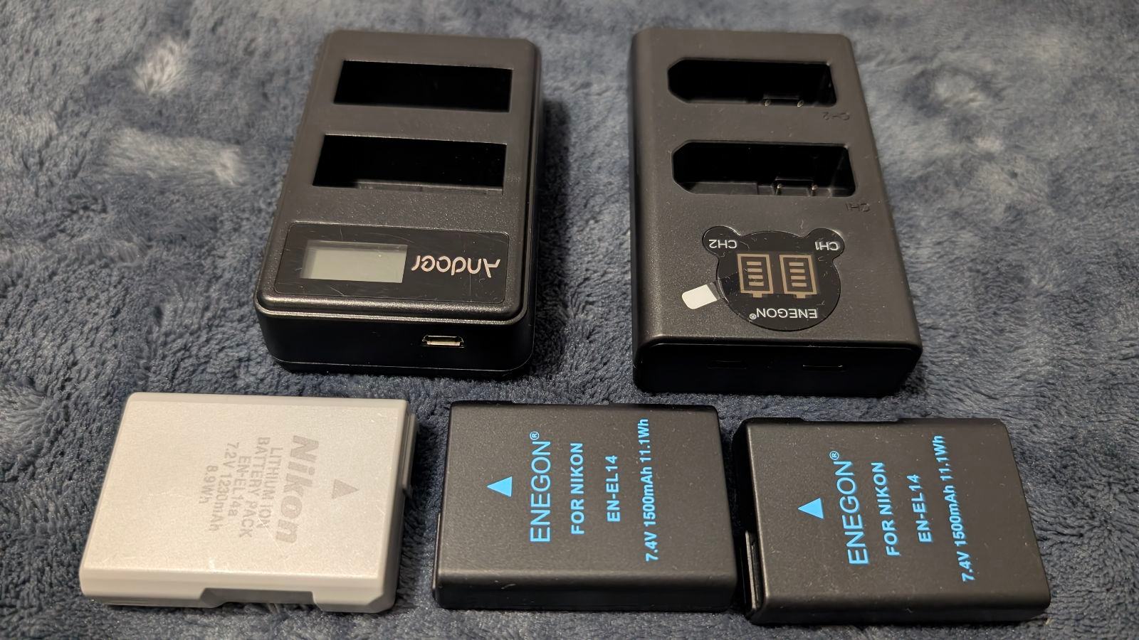 Nikon D5500 very low shutter count and many accessories