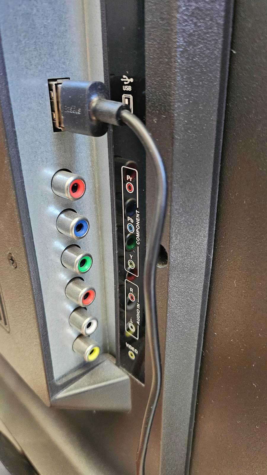 For sale SONIQ 48 Full HD LED LCD TV + remote control model E48W13A-A