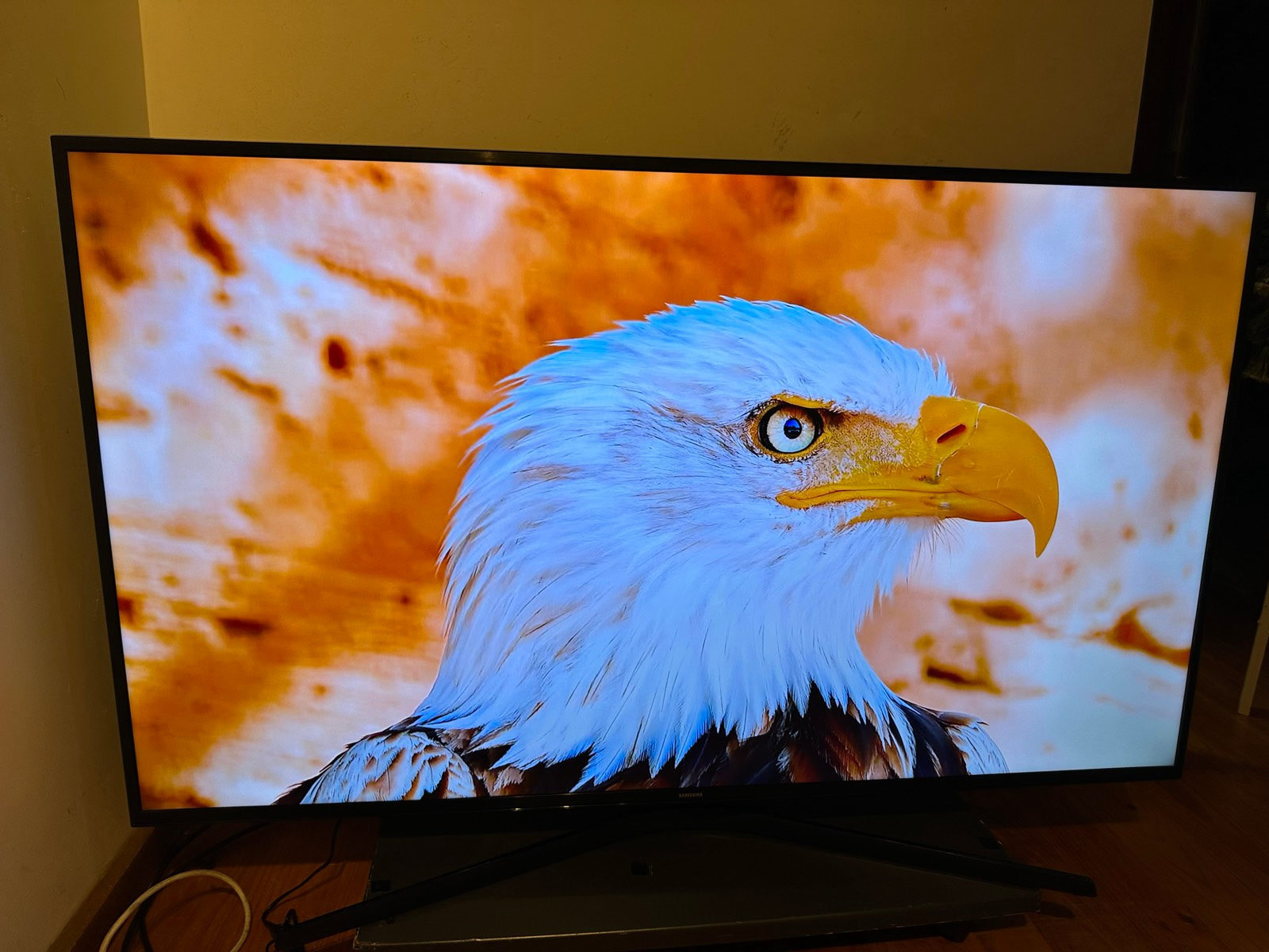 Samsung 55”4K UHD smart tv very good condition working