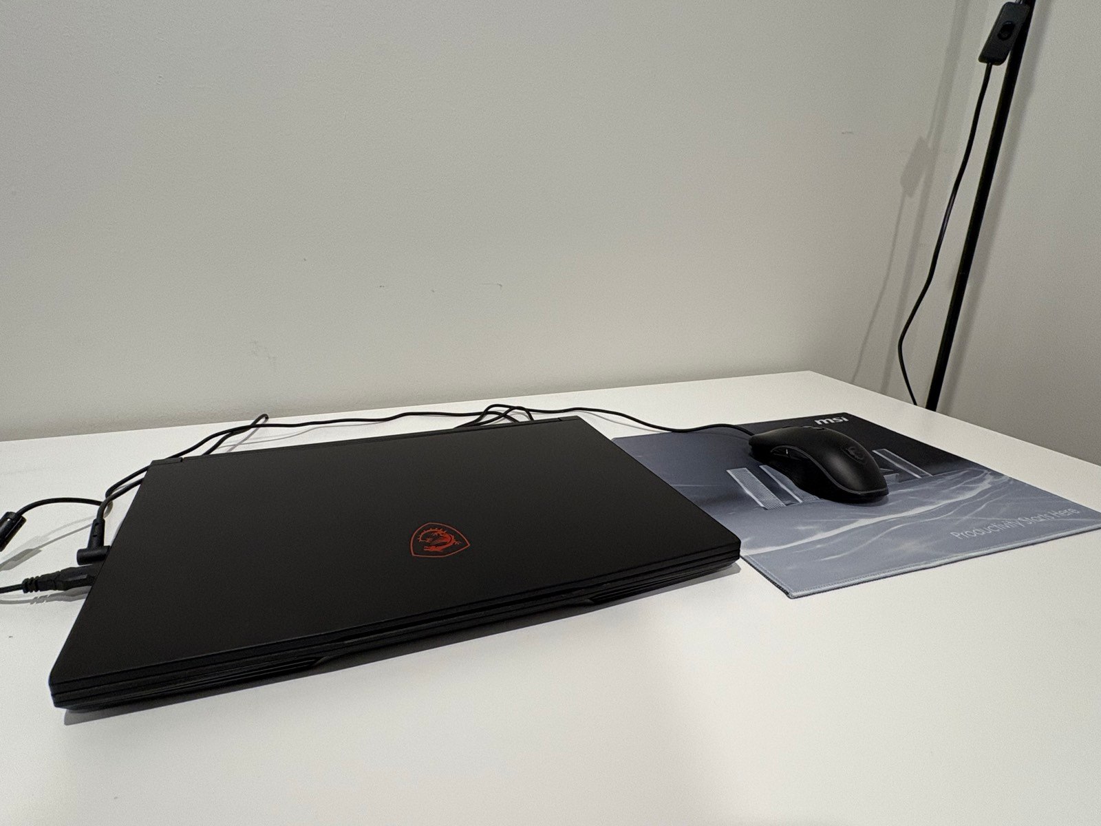 MSI Thin GF63 ( Intel I5, RTX 2050, 16 GB DDR4) + Mouse MSI