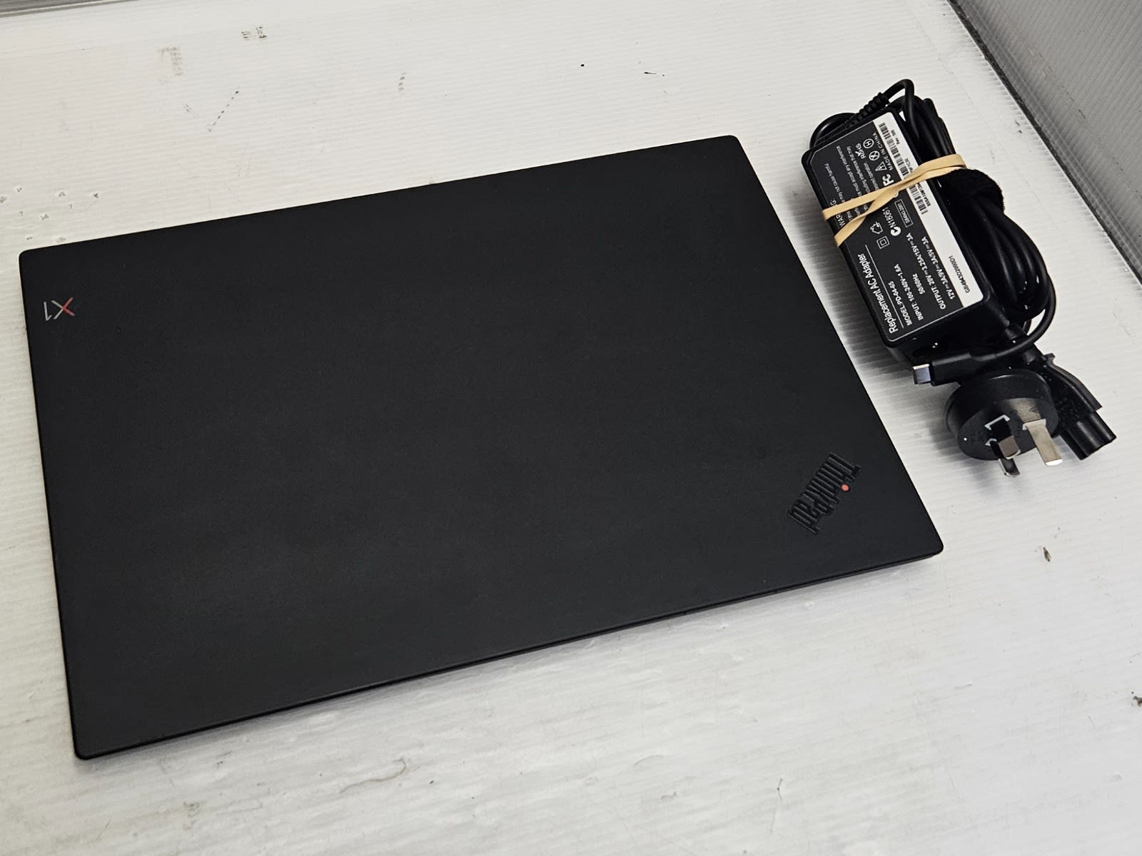 Laptop Lenovo ThinkPad X1 Carbon Core i7-10th Gen 16GB, 512GB SSD L004