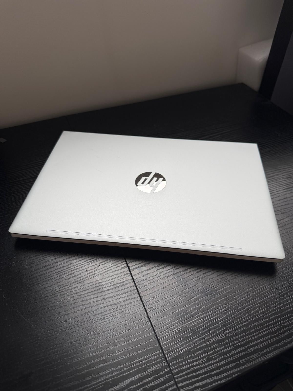 A High-performance Business Laptop