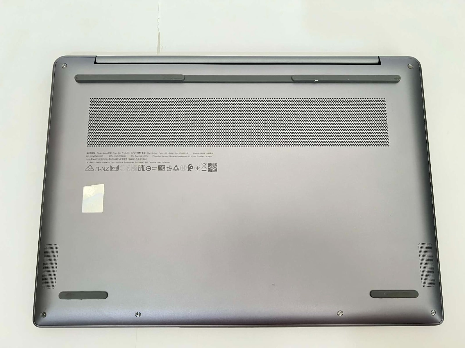 Lenovo Yoga Slim 7 Laptop - Ultra 7 155H - 32GB RAM - 1TB SSD - OLED