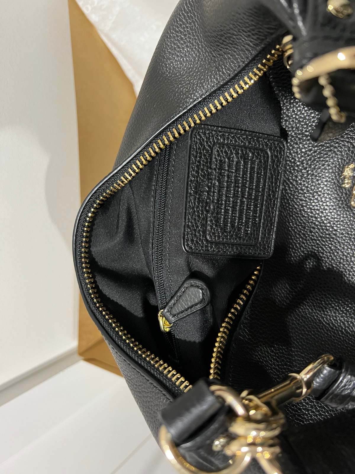 AS NEW Coach Harley Hobo Crossbody bag in Black Pebbled Leather