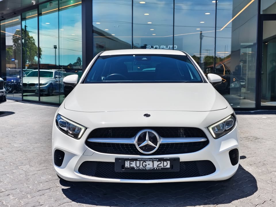 2022 Mercedes-Benz a180 sedan