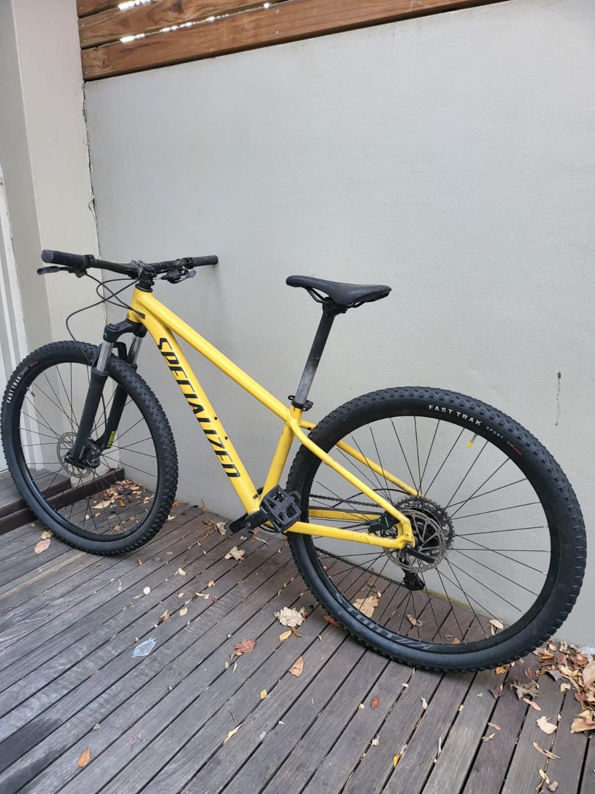 Giant Full Suspension MTB / Specialized Hardtail / Merida Road Bike