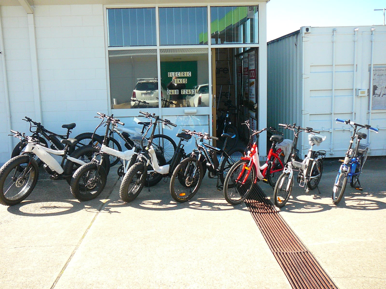 Brand new Safeway Electric Mountain bike Top end bike with all the f