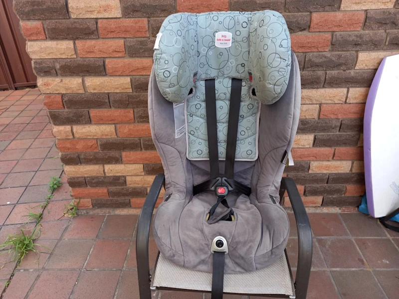 Britax safe n sound baby car seat and booster car seat