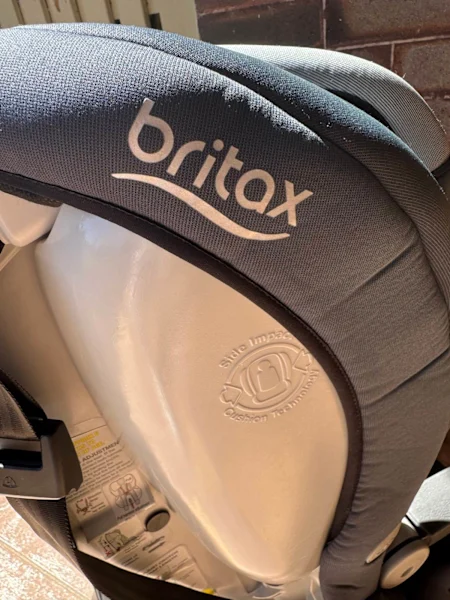 Britax maxi guard pro car seat up to 8yo $120 (pick up & cash only)