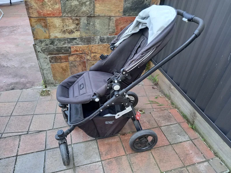 Valco baby snap ultra baby pram. Valco baby pram