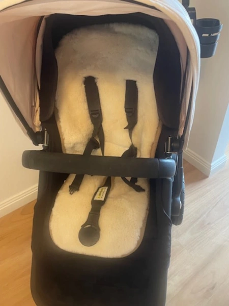 Bugaboo Chamelion 3 pram with additional Sheepskin seat liner