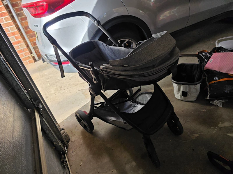 Pram used once. Steelcraft Savvi. Grey. Comfortable adjustable