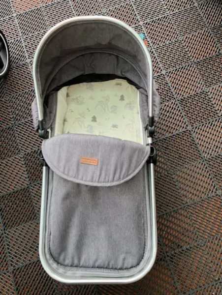 Jengo Panorama XT Pram & Bassinet Super Excellent Condition ( $250)