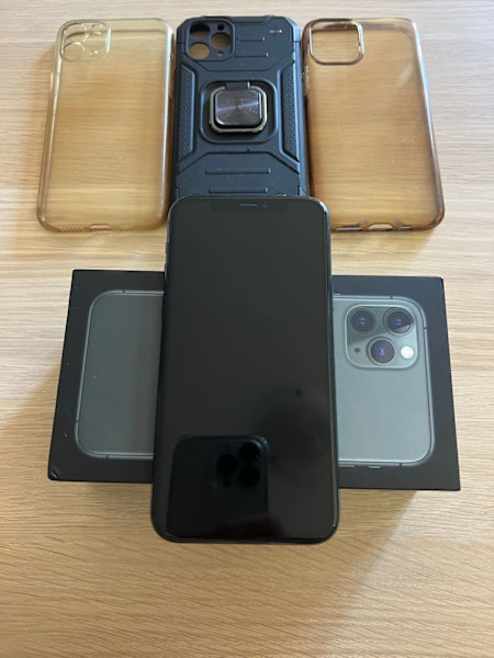 iPhone 11 Pro 256GB Midnight Green Immaculate Condition