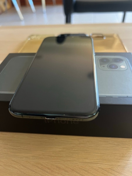 iPhone 11 Pro 256GB Midnight Green Immaculate Condition