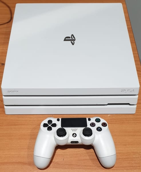 PS4 Pro 4K HDR UHD one controller and games $349 final offer