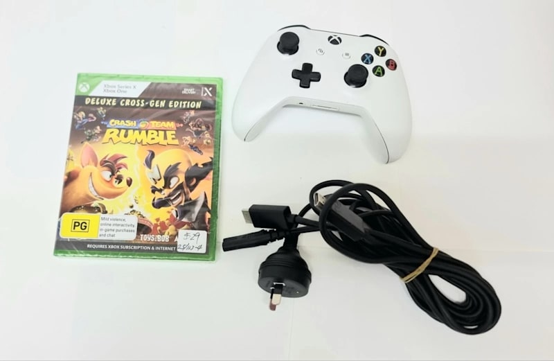 Xbox ONE S Gaming Console 500GB White 1681 wth Controller & Crash Game