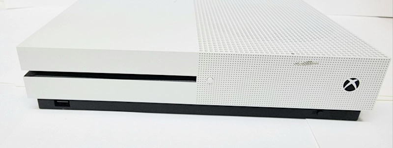 Xbox ONE S Gaming Console 500GB White 1681 wth Controller & Crash Game
