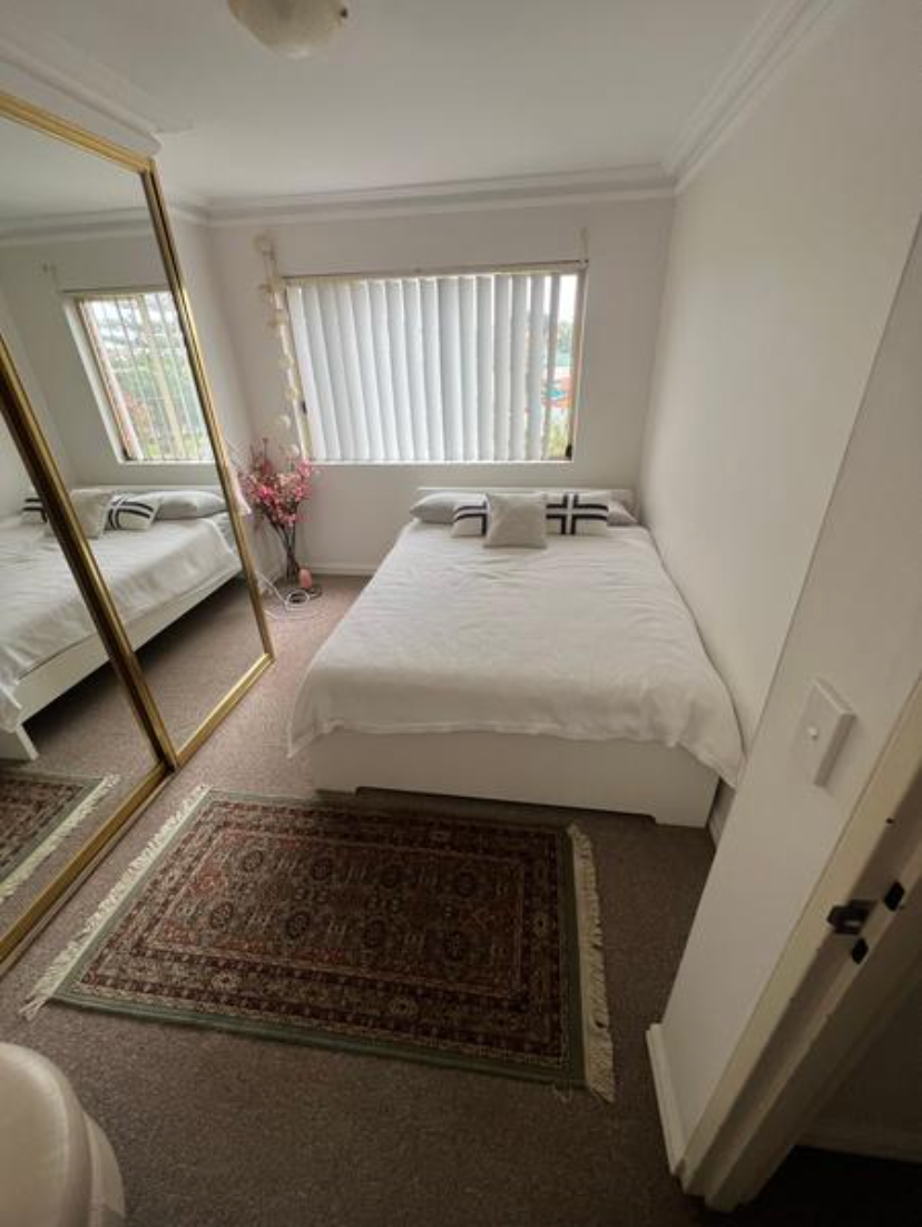 Queen Size Bed like bran New with Mattress